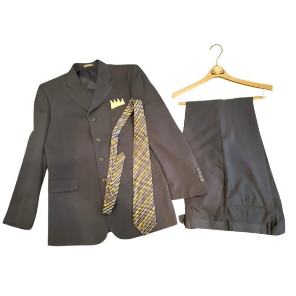 Versini Blue Suit 42R 4 Buttons 100% Polyester 33L W/ Kilburne & Finch Tie MINT - Picture 1 of 14